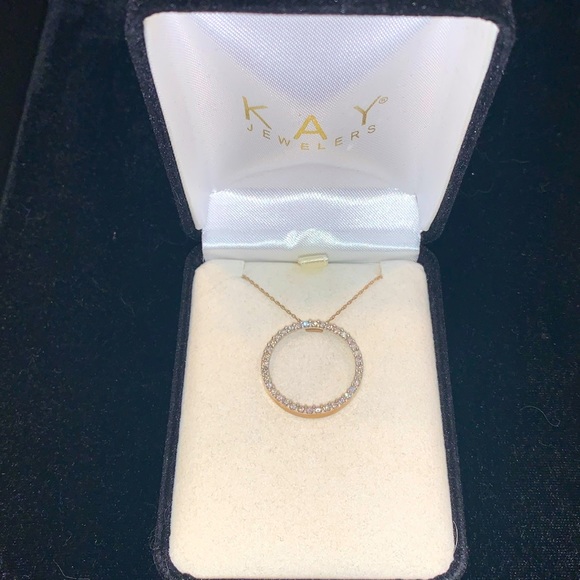Certified Circle of Diamonds “Symbol of Eternal Love“ on gold by Kay Jewelers. - Picture 1 of 6